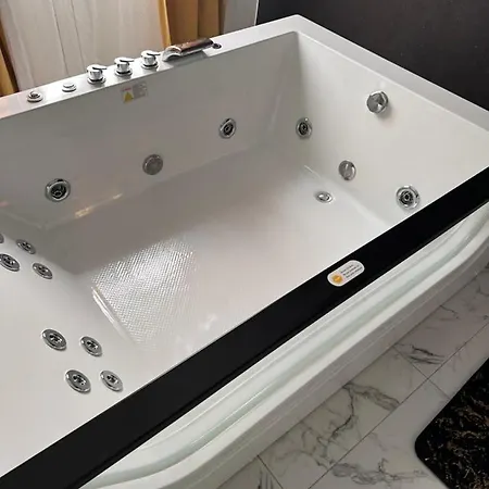 Sa Jakuzijem Apartment *