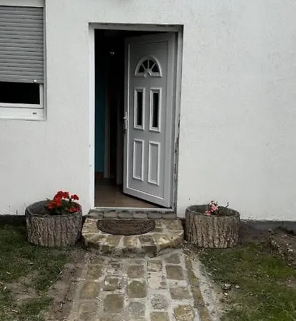Apartment Sa Jakuzijem *