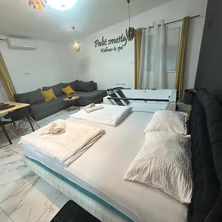 Sa Jakuzijem Apartman