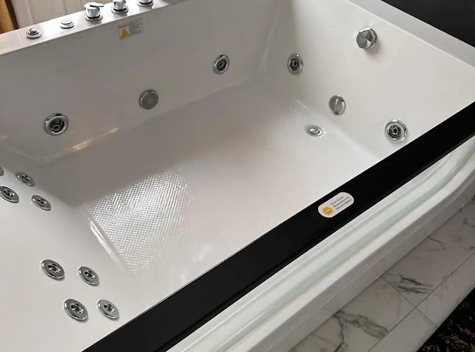 Sa Jakuzijem Apartman *