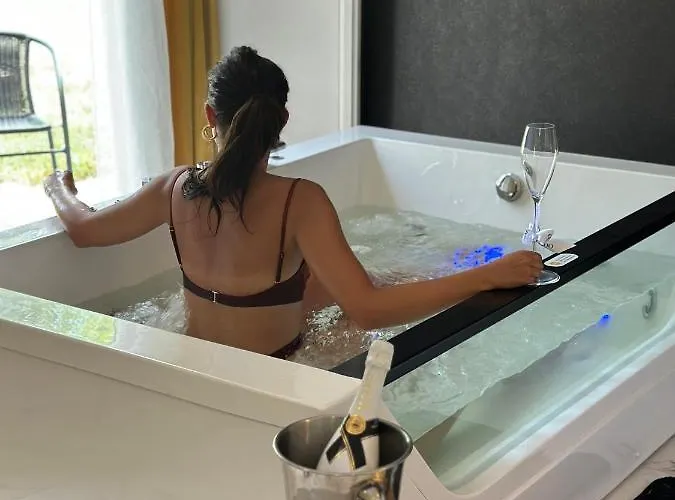 Apartman Sa Jakuzijem *