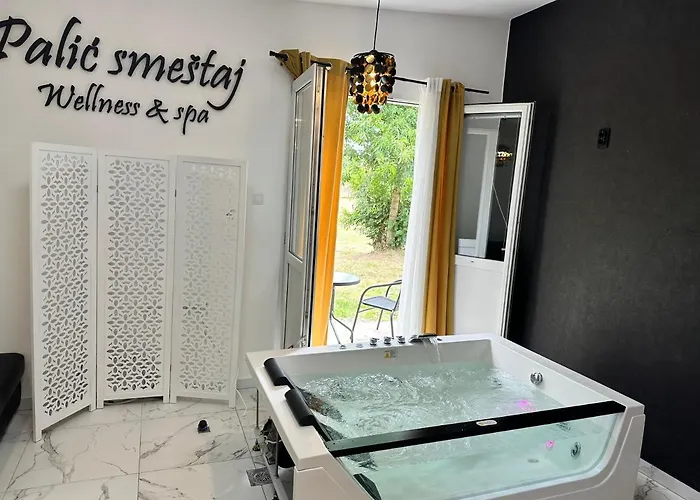 Sa Jakuzijem Apartman