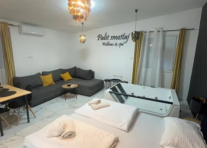 Sa Jakuzijem Apartman