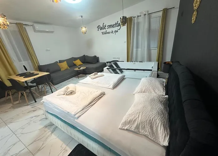 Sa Jakuzijem Apartman